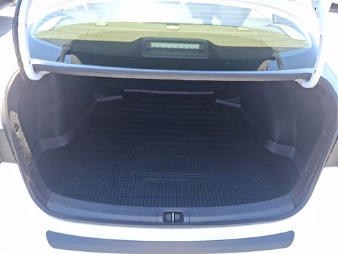 Used 2024 Toyota Corolla LE FWD image 27