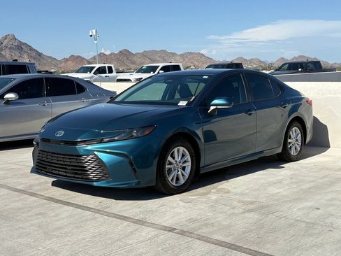 Used 2025 Toyota Camry LE FWD image 2
