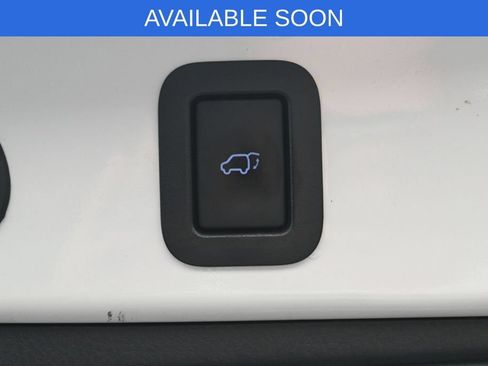 Used 2015 Toyota Highlander Limited w/ Driver Technology Package AWD/4WD image 35