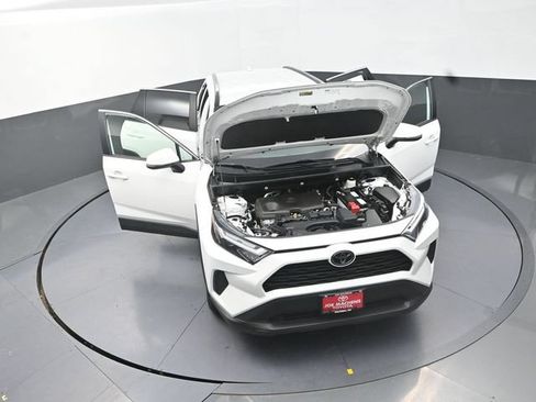 Certified 2025 Toyota RAV4 XLE FWD image 40