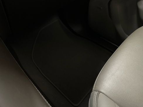 Used 2022 GMC Yukon SLT w/ SLT Premium Package image 42