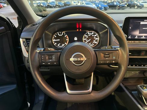 Used 2023 Nissan Rogue SV image 23