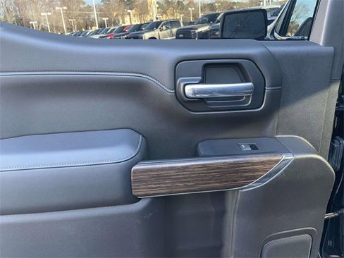 Used 2022 Chevrolet Silverado 1500 High Country w/ Z71 Off-Road Package image 25