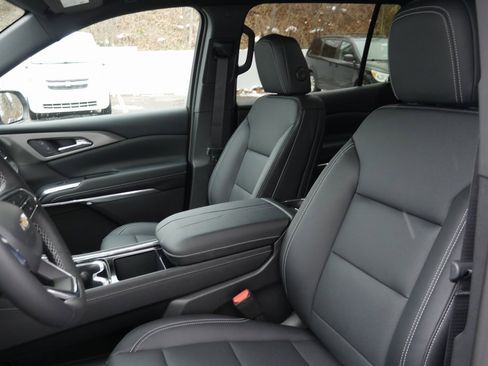 New 2026 Chevrolet Traverse LT w/ LPO, Floor Liner Package image 9