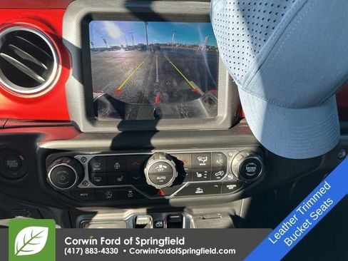 Used 2023 Jeep Gladiator Rubicon w/ Cold Weather Group image 11