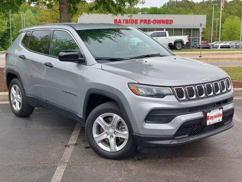 Used 2023 Jeep Compass Sport AWD/4WD image 2