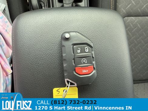 Used 2025 Jeep Gladiator Mojave w/ Safety Group AWD/4WD image 25