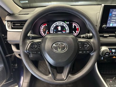 Used 2025 Toyota RAV4 XLE AWD/4WD image 25