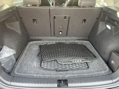 Used 2024 Volkswagen Taos SEL image 14