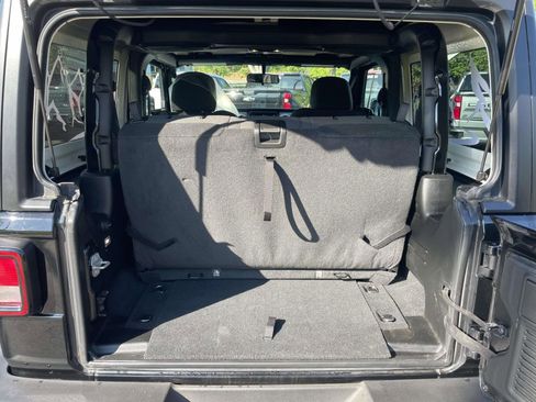 Used 2023 Jeep Wrangler Sport image 14