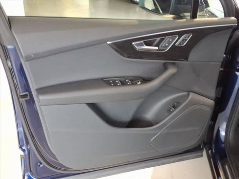 Used 2023 Audi Q7 3.0T Premium w/ Convenience Package image 10