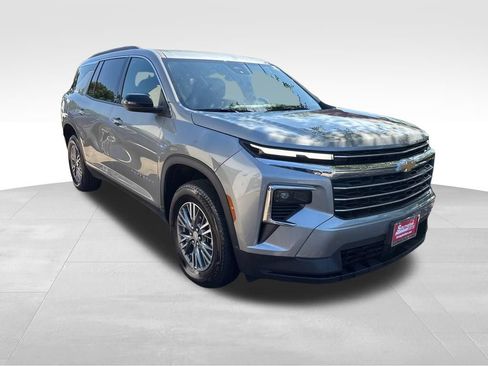 Used 2026 Chevrolet Traverse LT AWD/4WD image 10
