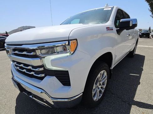 Used 2023 Chevrolet Silverado 1500 LTZ w/ LTZ Premium Package AWD/4WD image 3