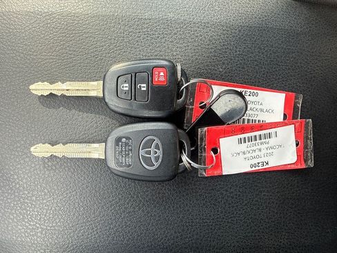 Used 2023 Toyota Tacoma SR AWD/4WD image 4