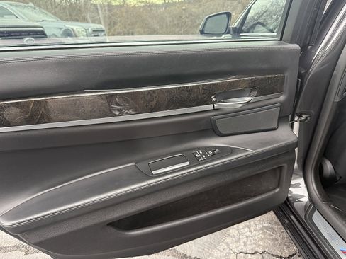 Used 2013 BMW 750Li image 19
