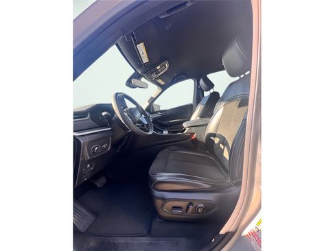 Used 2023 Jeep Grand Cherokee Altitude AWD/4WD image 10