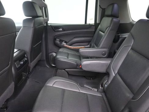 Used 2020 Chevrolet Suburban Premier AWD/4WD image 18