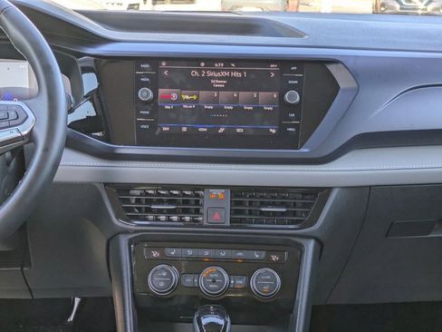 Used 2024 Volkswagen Taos SE image 10