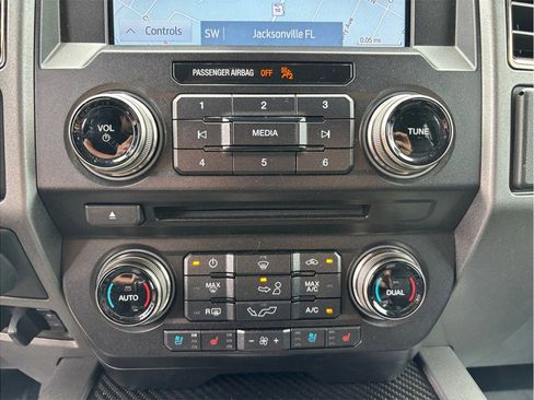 Used 2018 Ford F150 Raptor w/ Equipment Group 802A Luxury AWD/4WD image 37