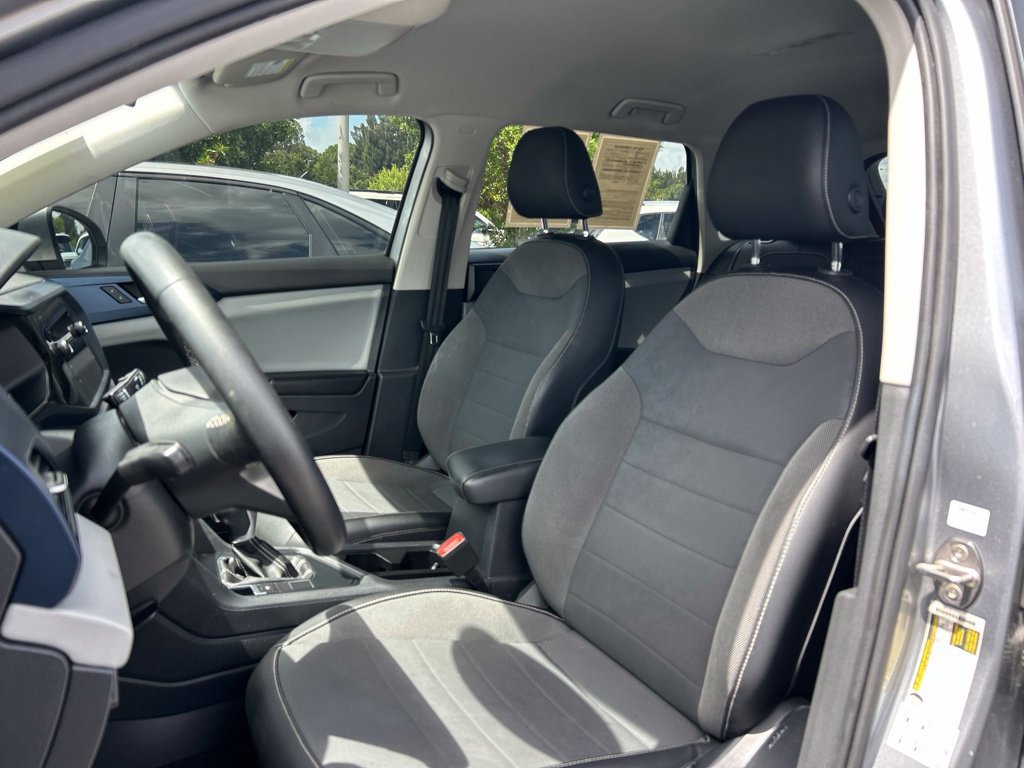 Used 2022 Volkswagen Taos SE FWD image 21
