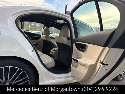 Used 2024 Mercedes-Benz C 300 4MATIC Sedan image 22
