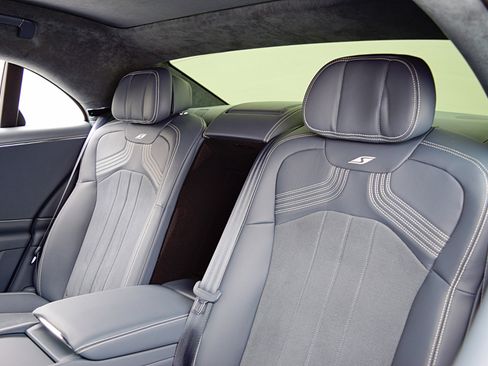 Used 2023 Bentley Flying Spur V8 image 30