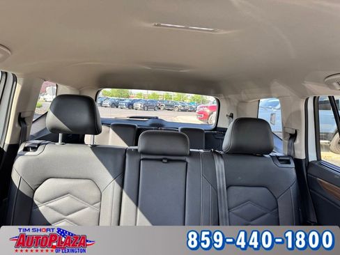Used 2025 Volkswagen Atlas SE AWD/4WD image 46