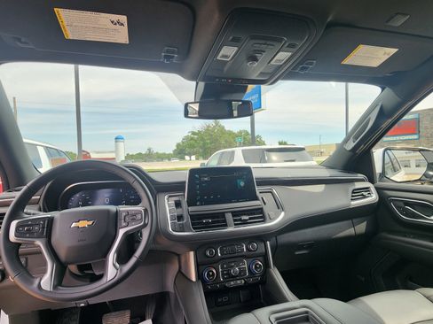 Used 2024 Chevrolet Tahoe LT AWD/4WD image 21