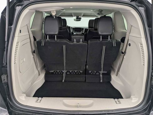 Used 2024 Chrysler Pacifica Select image 34