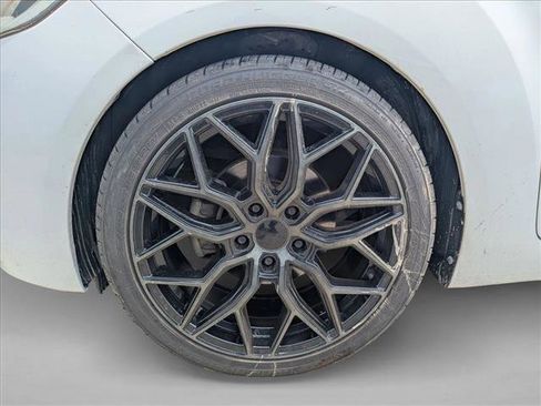 Used 2016 Hyundai Veloster w/ Option Group 02 FWD image 18
