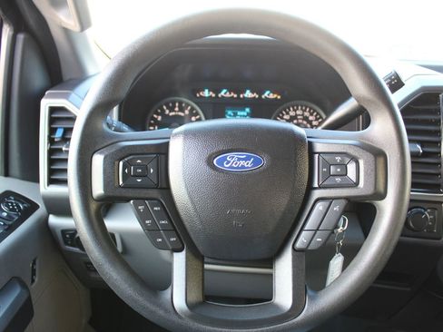 Used 2017 Ford F150 XLT AWD/4WD image 15