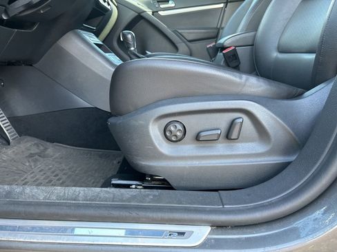 Used 2016 Volkswagen Tiguan R-Line FWD image 16