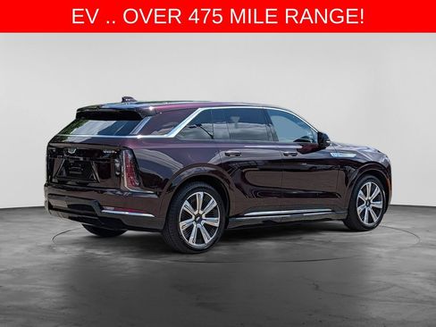 Used 2025 Cadillac Escalade IQ Luxury 2 w/ LPO, Premium Carpet Package AWD/4WD image 13