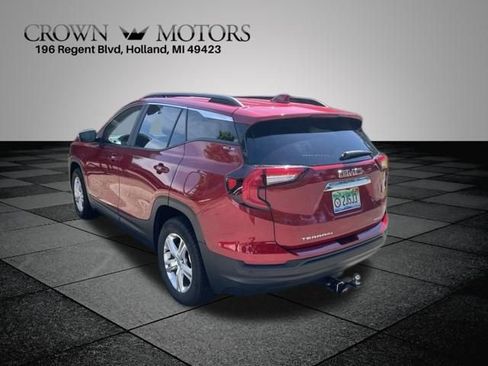 Used 2022 GMC Terrain SLE w/ Driver Convenience Package AWD/4WD image 5