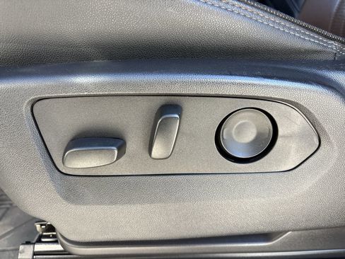 Used 2024 Chevrolet Silverado 1500 High Country w/ High Country Premium Package image 19