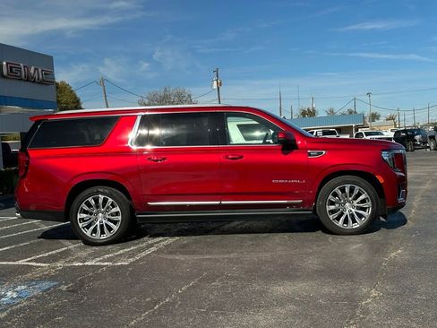 Used 2021 GMC Yukon XL Denali w/ Denali Premium Package image 4