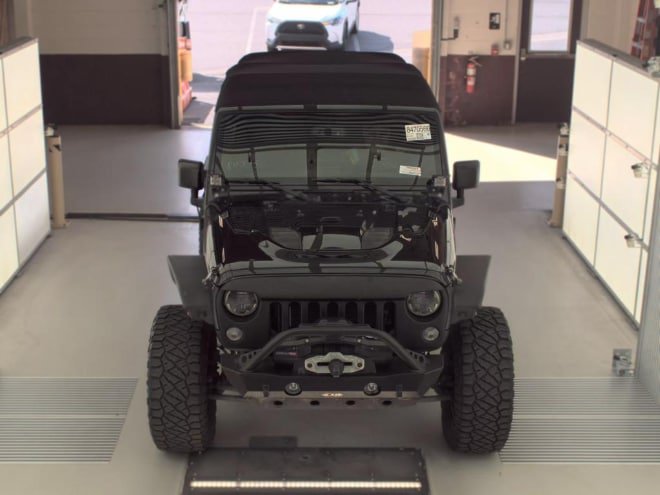 Used 2016 Jeep Wrangler Unlimited Sahara w/ Connectivity Group AWD/4WD image 2