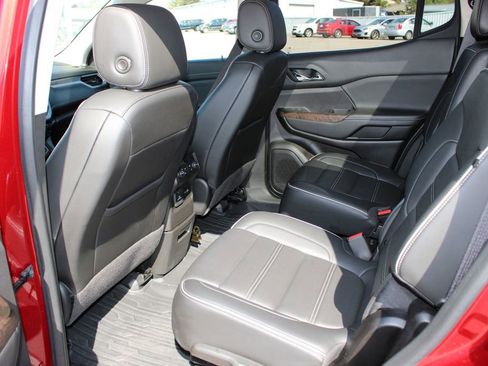 Used 2023 GMC Acadia Denali w/ Denali Ultimate Package image 11