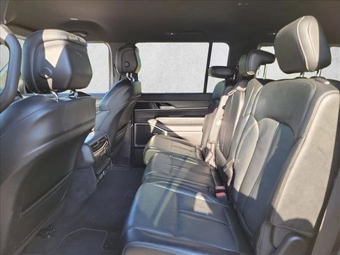 Used 2024 Jeep Wagoneer L Series II w/ Flexible Seating Group RWD image 14