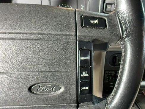 Used 1991 Ford Mustang LX RWD image 26