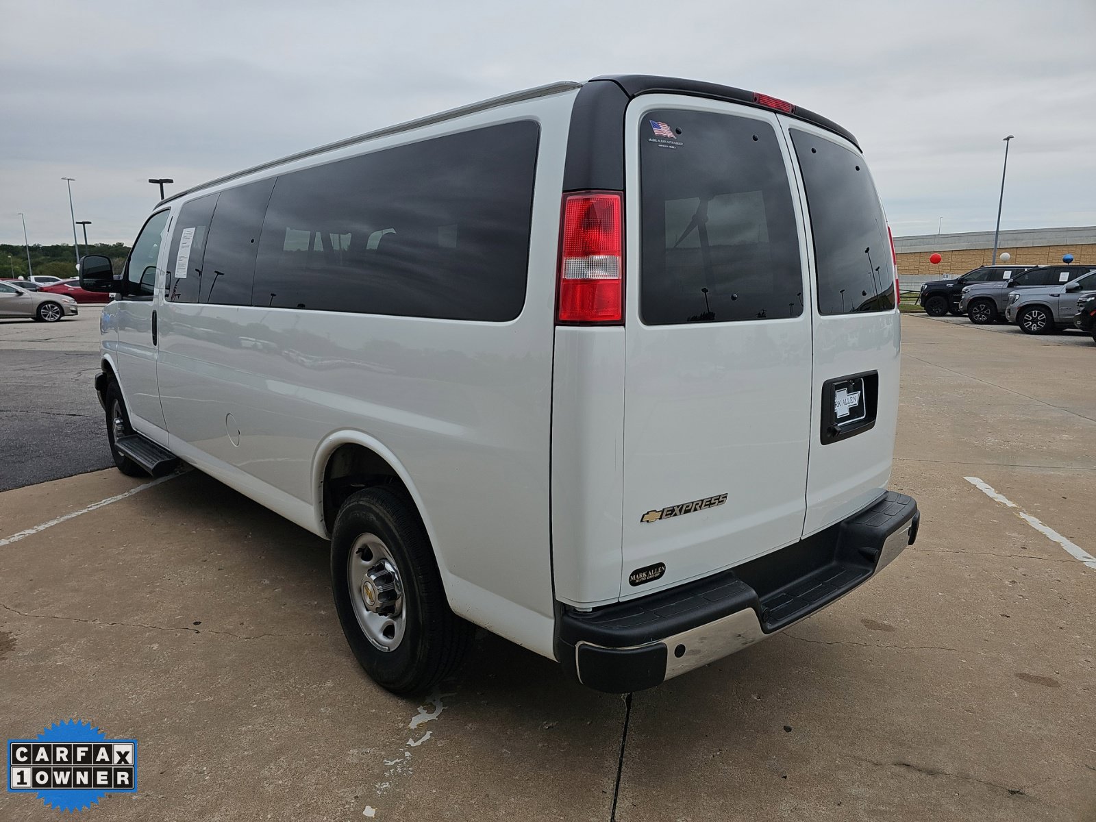 Used 2025 Chevrolet Express 3500 LT w/ LT Preferred Equipment Group RWD image 6