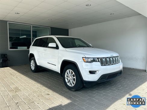 Used 2021 Jeep Grand Cherokee Laredo image 46