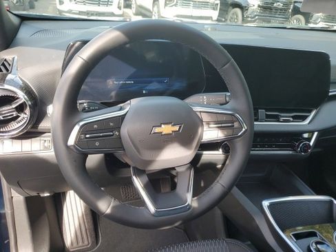 New 2026 Chevrolet Equinox LT image 8