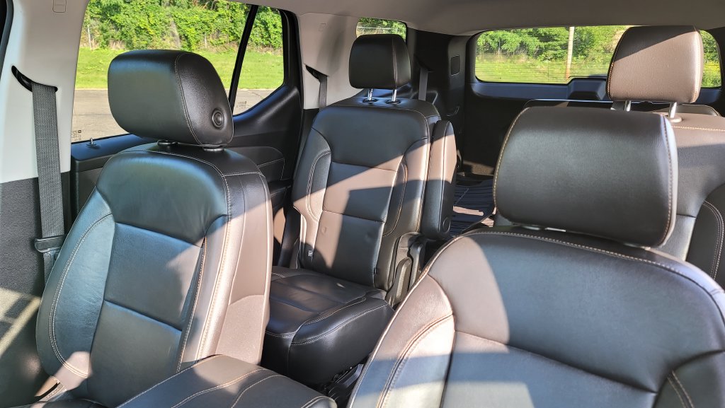Used 2021 Chevrolet Traverse LT w/ LPO, Floor Liner Package AWD/4WD image 25