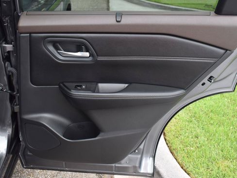 Used 2023 Nissan Rogue SV w/ SV Premium B Package FWD image 53