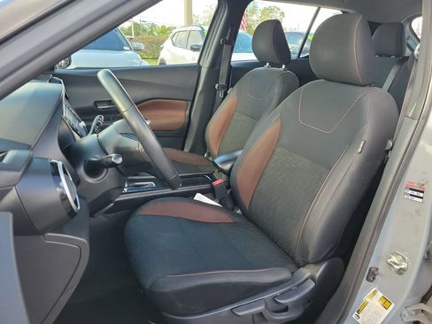 Used 2022 Nissan Kicks SR w/ Interior Electronics Package FWD image 15
