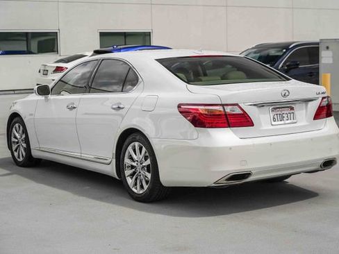 Used 2011 Lexus LS 460 w/ Comfort Pkg image 2