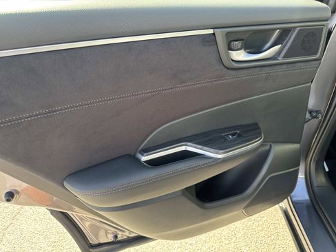 Used 2019 Honda Clarity Touring image 11