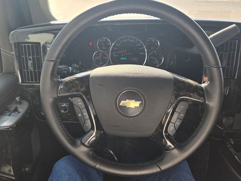 Used 2022 Chevrolet Express 2500 Extended w/ Enhanced Convenience Package image 19