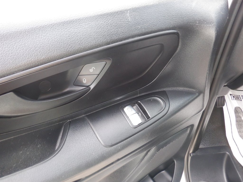 Used 2023 Mercedes-Benz Metris image 12